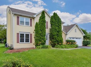 2846 Mapleside Ct, Aurora, IL 60502