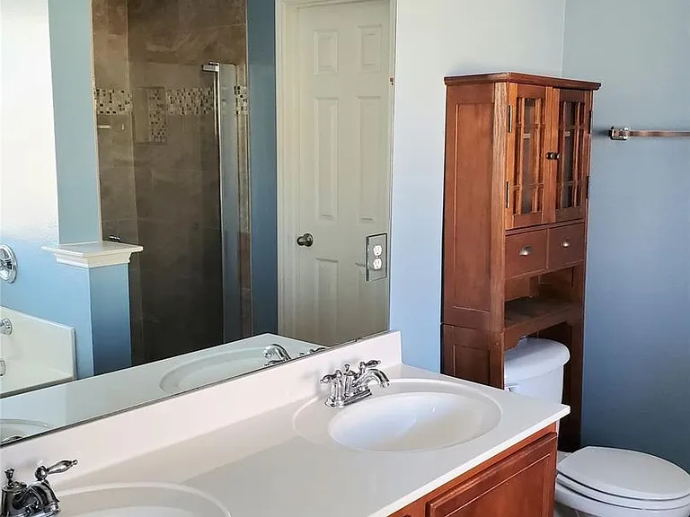 313 Magnolia Dr — Photo 4