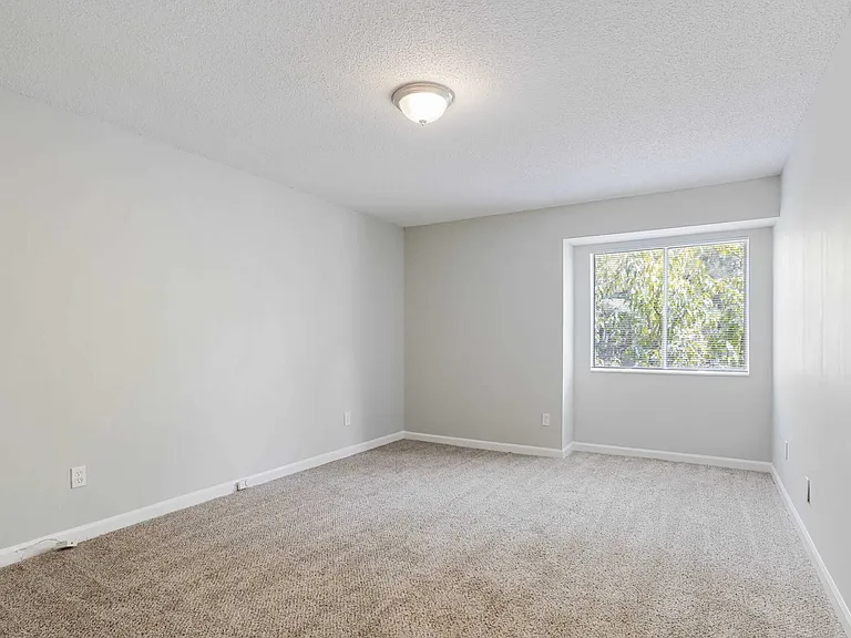 The Onyx Hoover Apartments — Photo 53