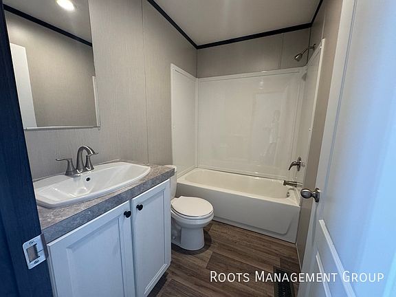 5th image of 700 E 6th St #130