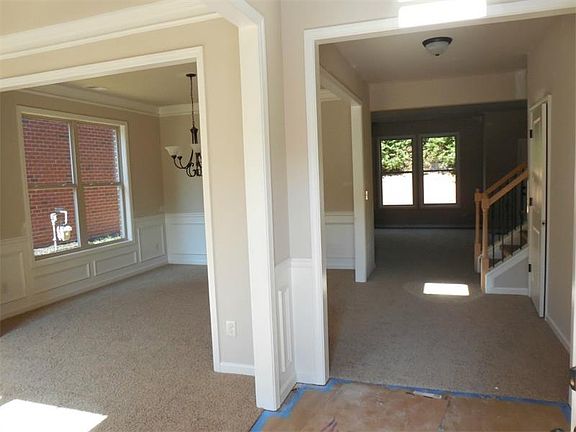 3rd image of 507 Poppy Hill Ln