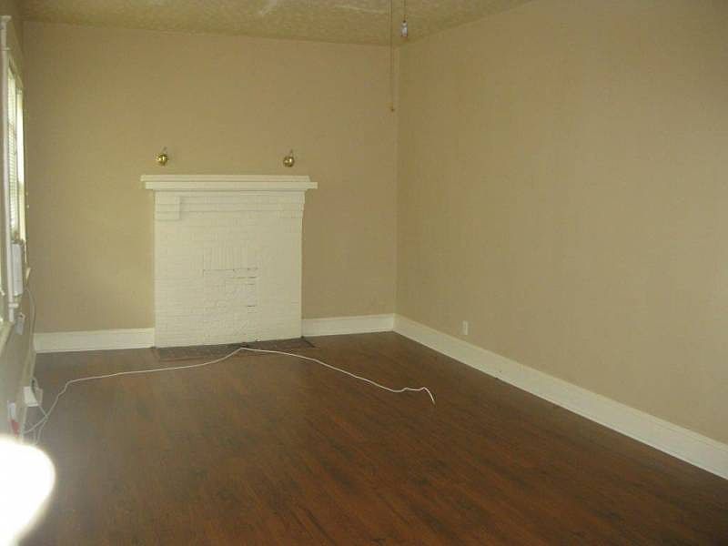 2nd image of 211 Hamilton Ave