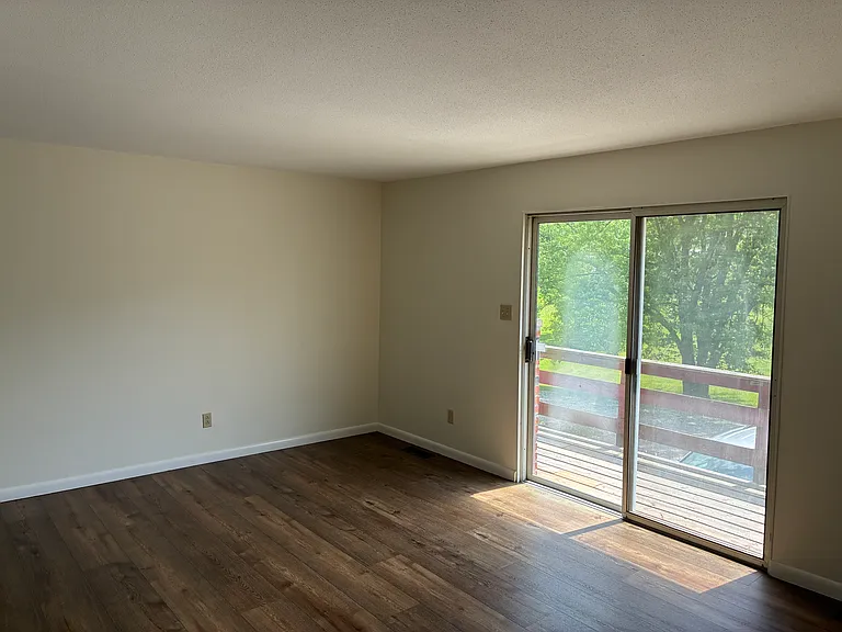 774 W Union St #5 — Photo 15
