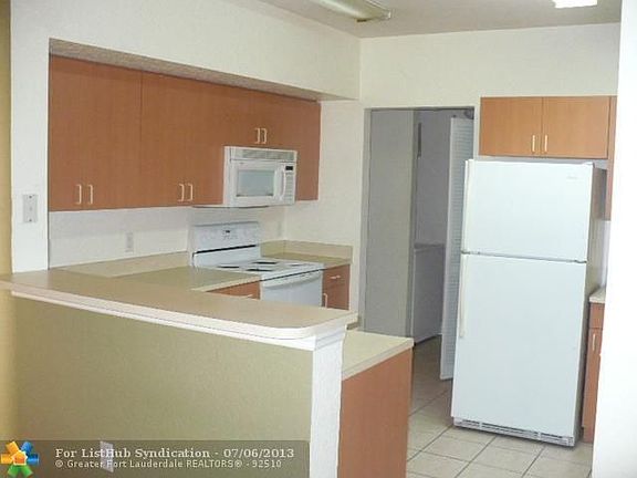2nd image of 1812 Belmont Ln