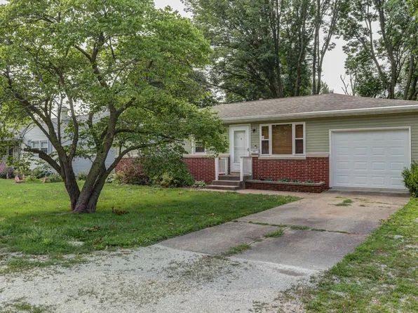 819 Timmons Dr, Tuscola, IL 61953