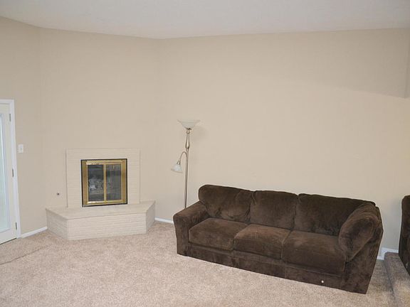 4th image of 4725 San Pedro Dr NE