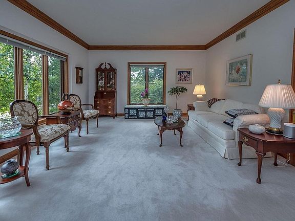 3rd image of 3165 Brehon Ct