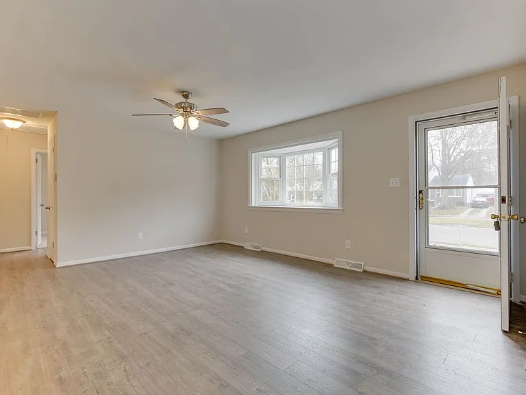 213 Clemwood Pkwy — Photo 3