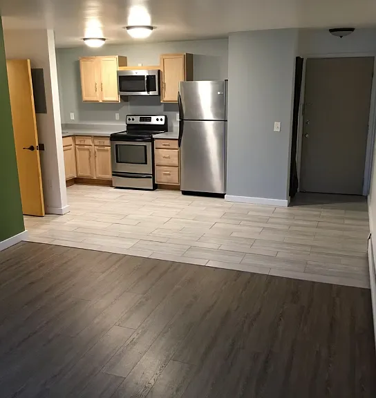 Green Oaks Apartments — Photo 3