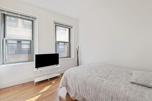 Rented by Compass | media 2