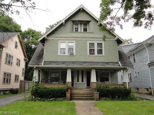2939 E Derbyshire Rd photo 1