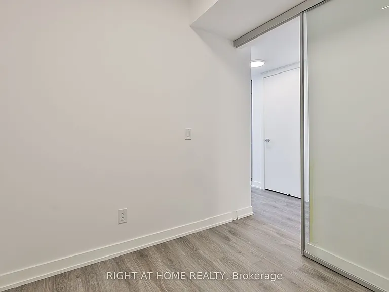 100 Queen St E #2805 — Photo 16