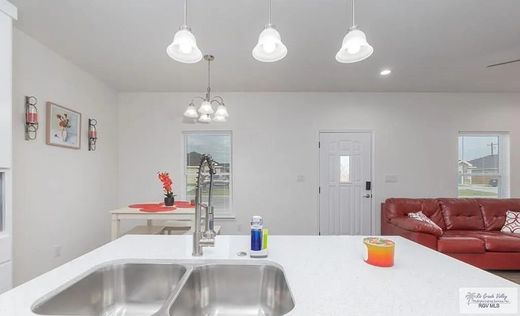 2 bed, 2.0 bath, 954 sqft, $1,300 — Photo 4