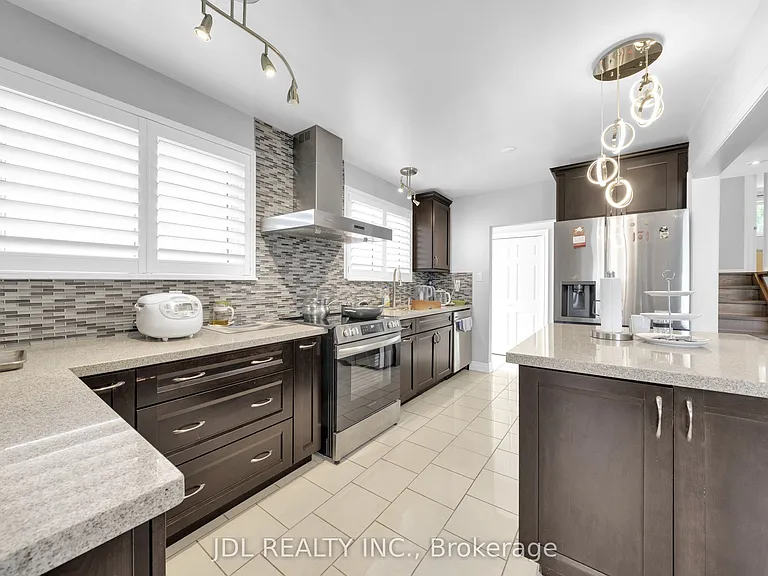 53 Southdale Dr — Photo 11