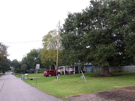 4th image of 114 Mimosa St
