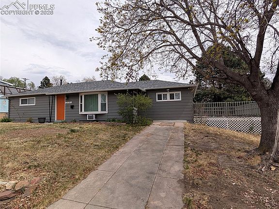 3rd image of 2119 Lark Dr