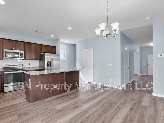 5th image of 126 Riverwood Rd