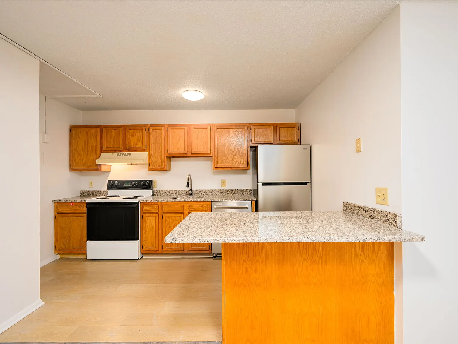 Hudson Terrace Apartments — Photo 3