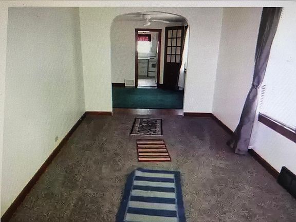 4th image of 2826 Hanson St