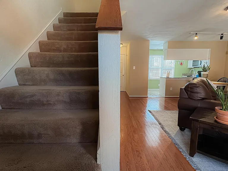 519 W 20th St — Photo 19