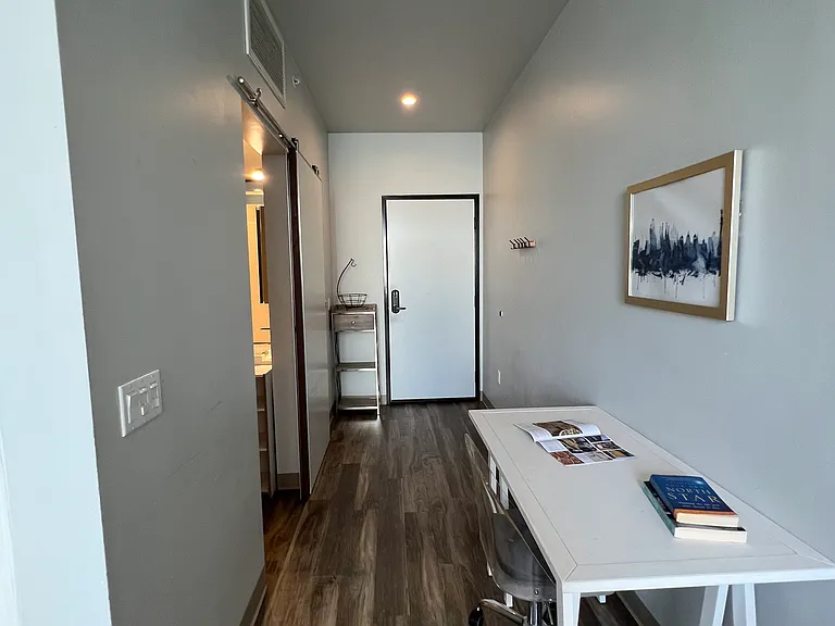 1929 Columbia St #503 — Photo 6