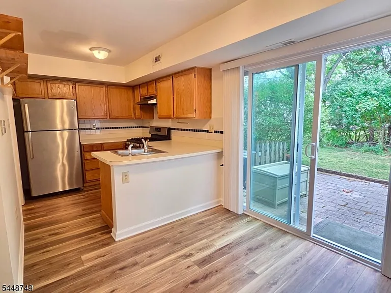 200 Bamburgh Ct — Photo 11