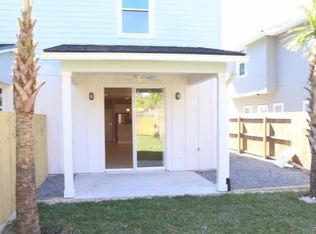 121 Donner Rd, Atlantic Beach, FL 32233