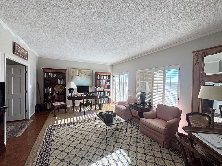 1829 Senate St #9C — Photo 12