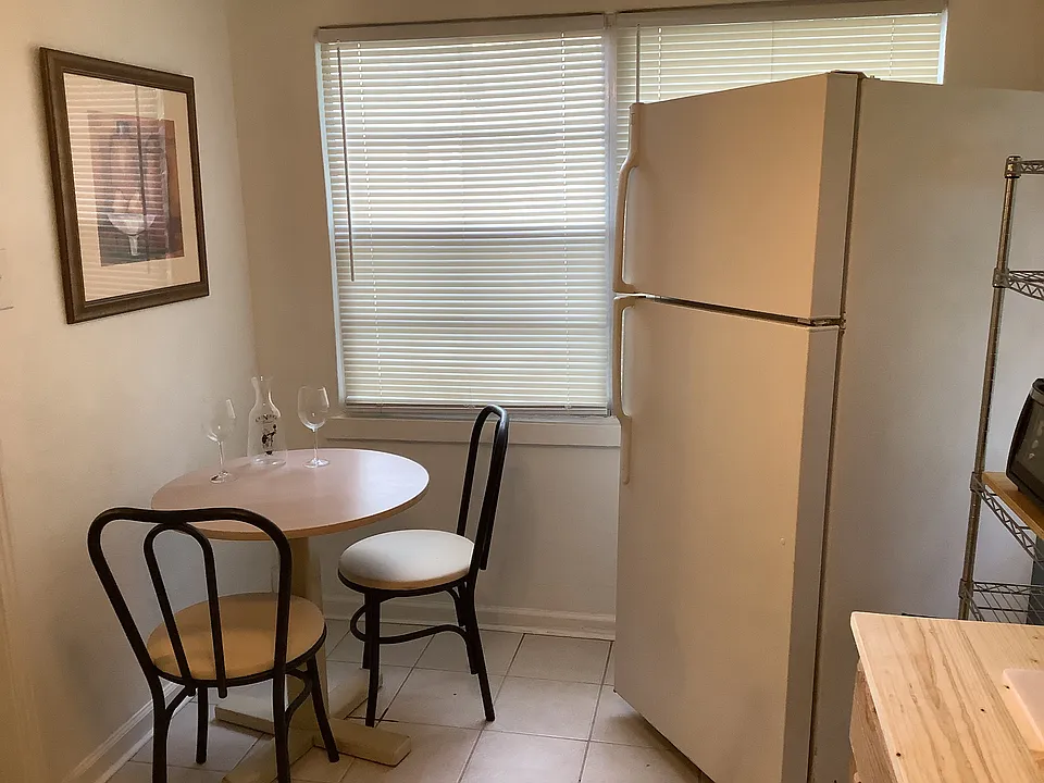 Eat in kitchen area