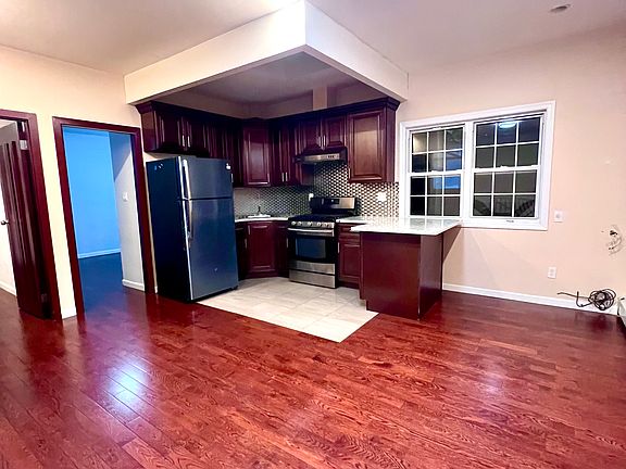 4th image of 87-39 143rd St Floor 2