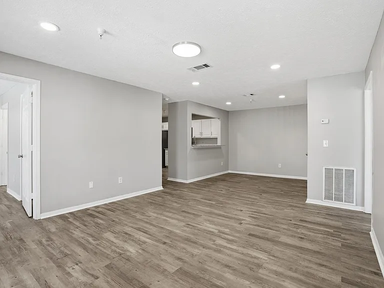The Bradley — Photo 18