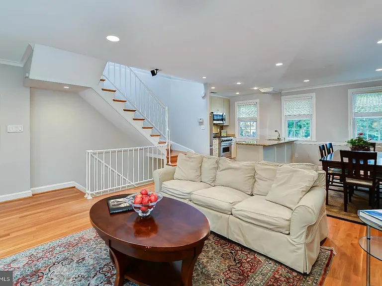835 New Hampshire Ave NW — Photo 16