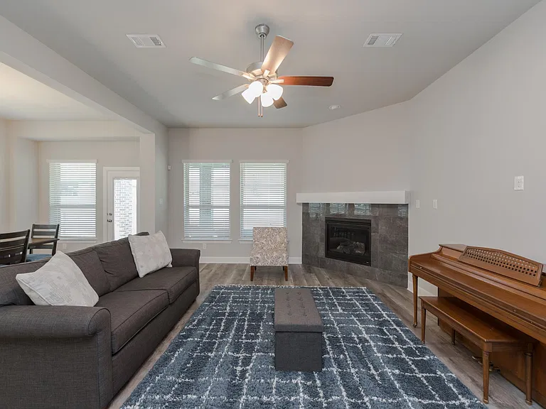 1604 Moss Trail Ct — Photo 31