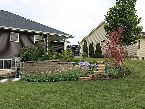 3rd image of 158 Mulberry Dr SE