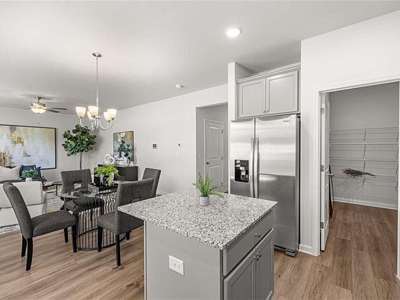 5th image of 107 Maplewood Ln