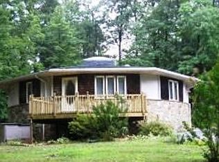 102 Lebanon Ave, Mount Gretna, PA 17064