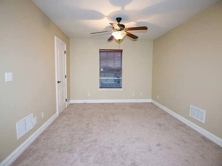 213 Sonoma Valley — Photo 4