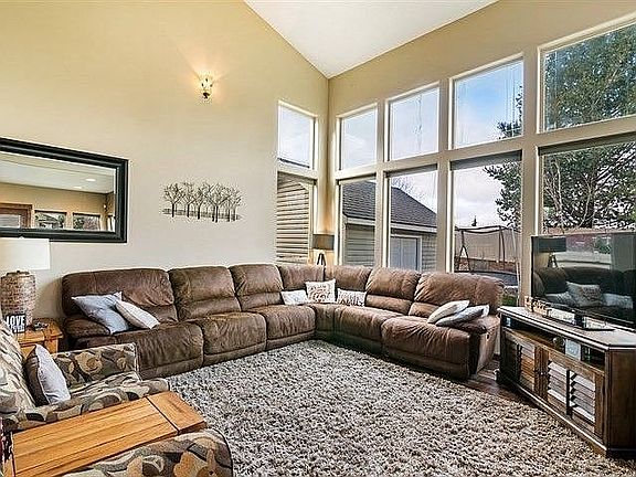 4th image of 602 S Shelley Ln