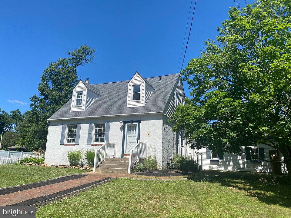 1st image of 1380 Bernard Ave