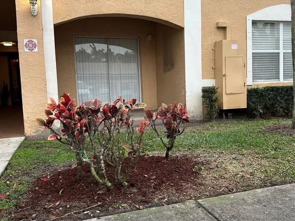 5590 NW 61st St APT 803, Pompano Beach, FL 33073