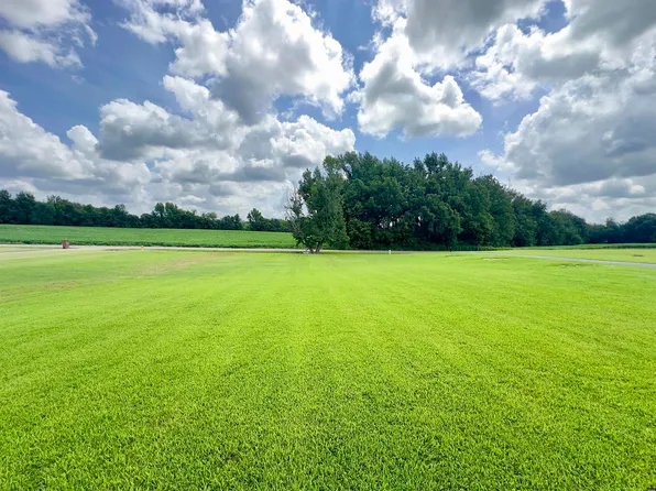 Hamilton Dr, Martin, TN 38237