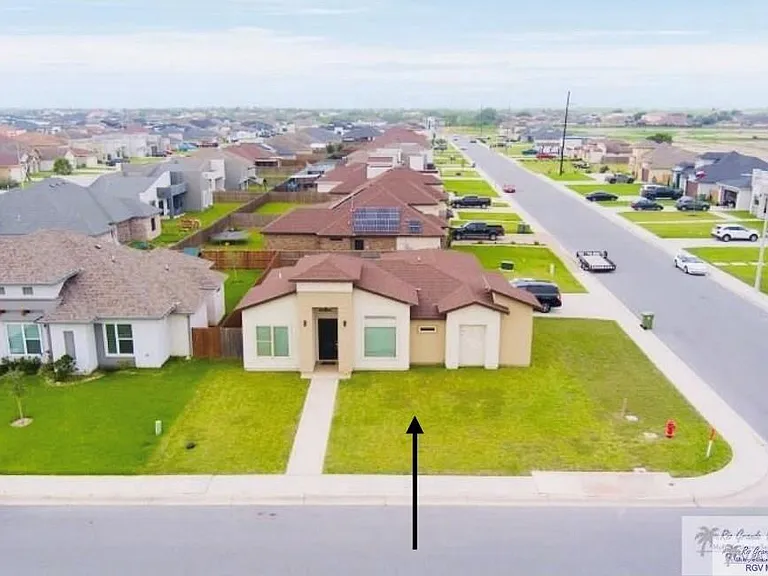 5807 Buckeye Ct — Photo 2