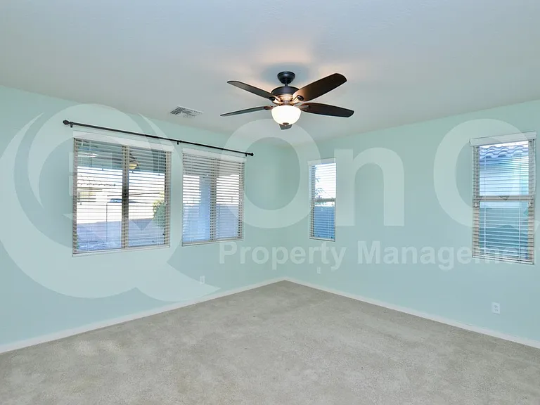 2814 E Quenton St — Photo 13
