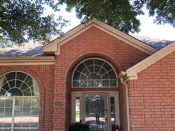 4th image of 1509 Bentwood Dr