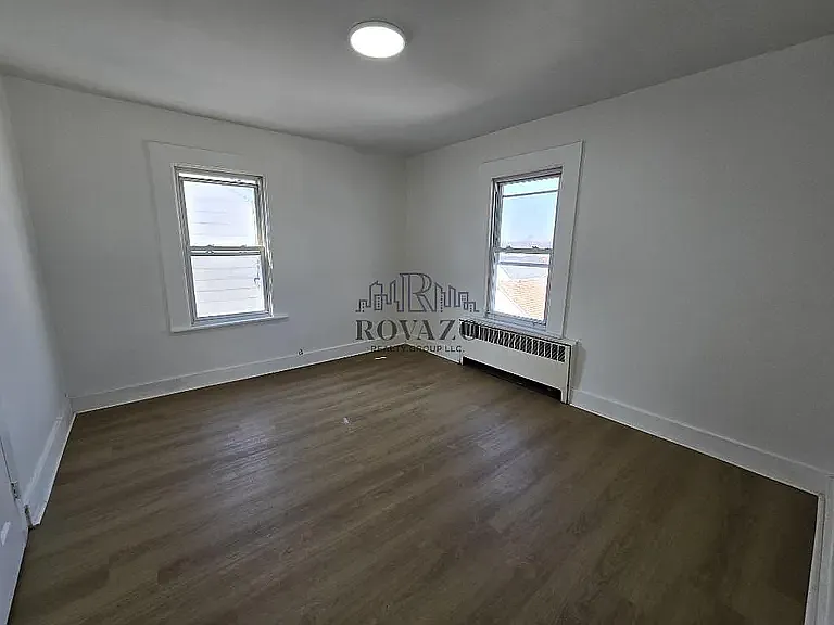 1582 Summit Ave — Photo 16