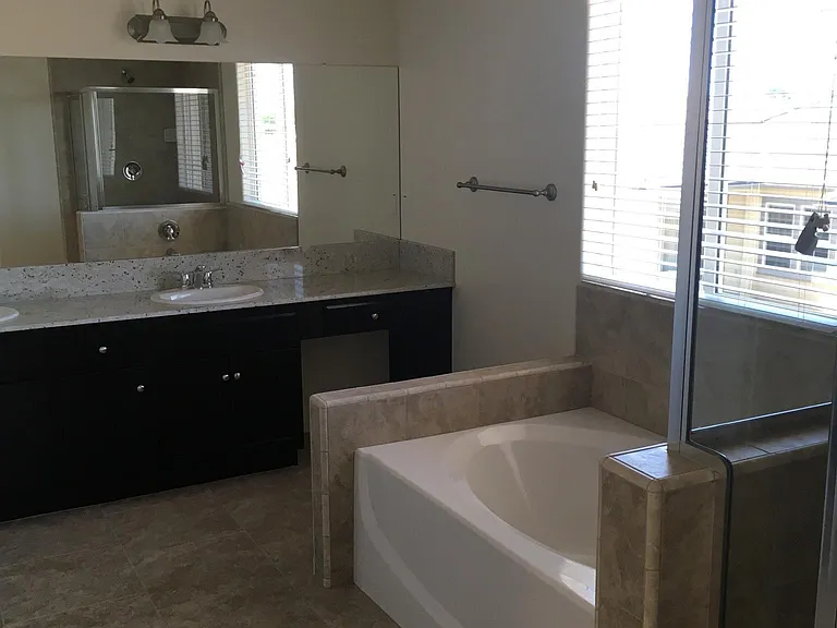 3865 Hampton Way — Photo 3