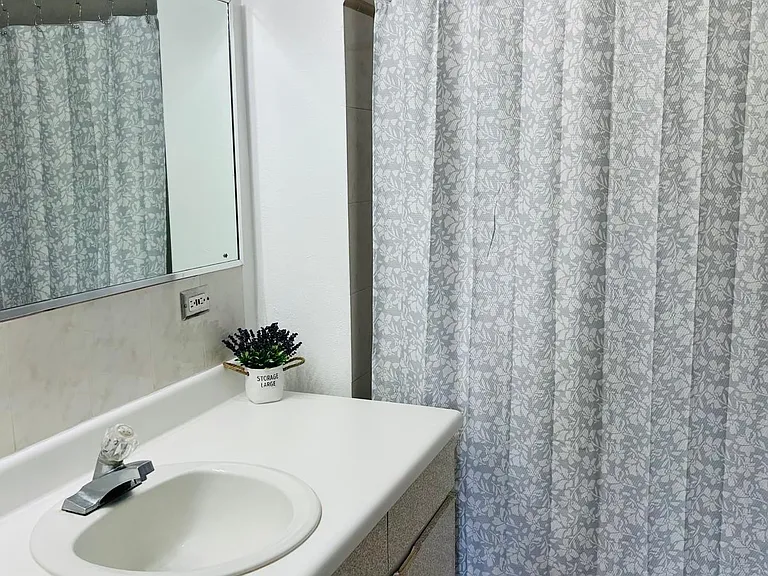 27 Avenue Lopategui Parkville Plz #205 — Photo 10