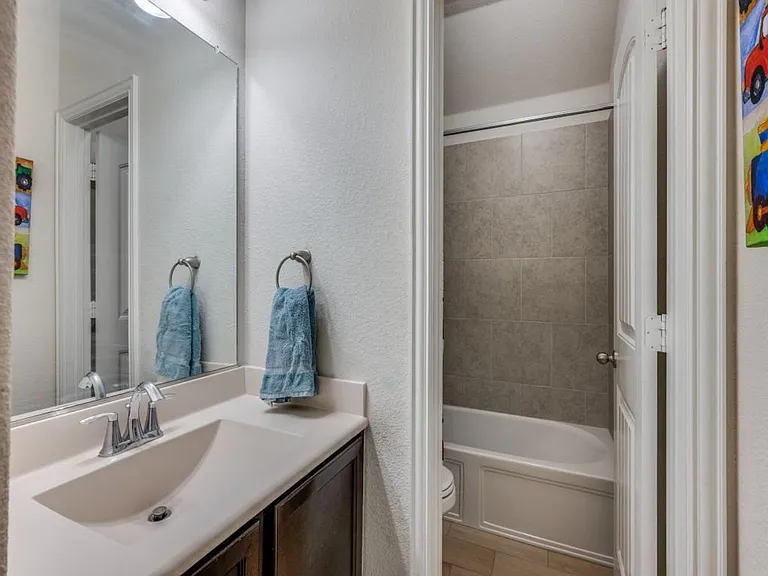 9108 Bronze Meadow Dr — Photo 17