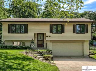 2717 N 98th St, Omaha, NE 68134