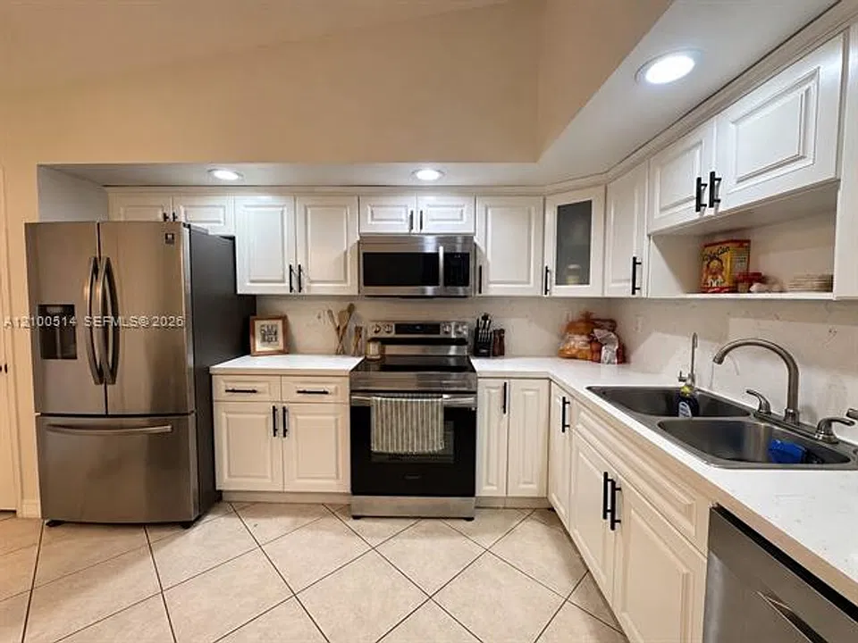 11101 SW 122nd Ct #Townhouse 11101